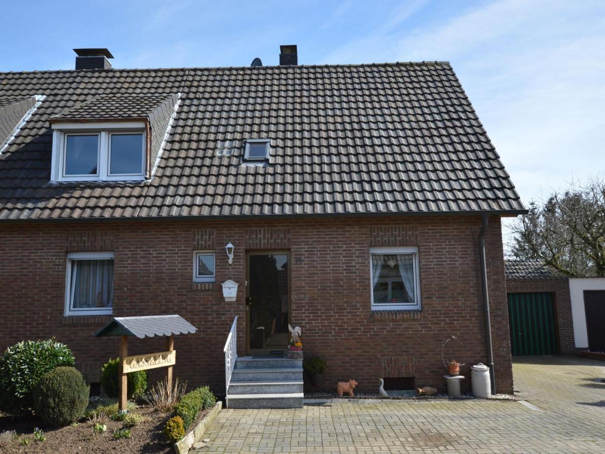 Cozy Apartment In Rees With Free Wifi Exteriér fotografie