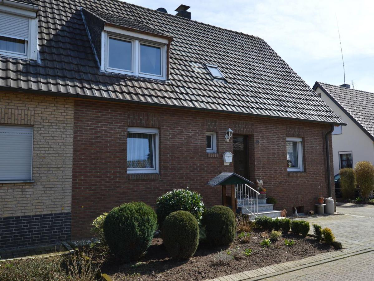 Cozy Apartment In Rees With Free Wifi Exteriér fotografie